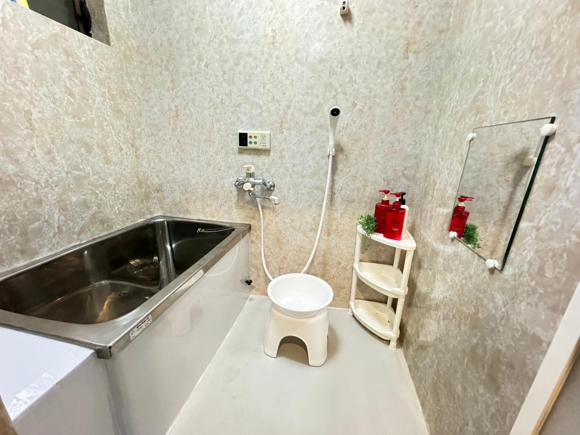 New Open Hotel Jungle Fun Fun J5 Coin Parking 500Yen For 24Hours Usj10 Minutes Осака Экстерьер фото